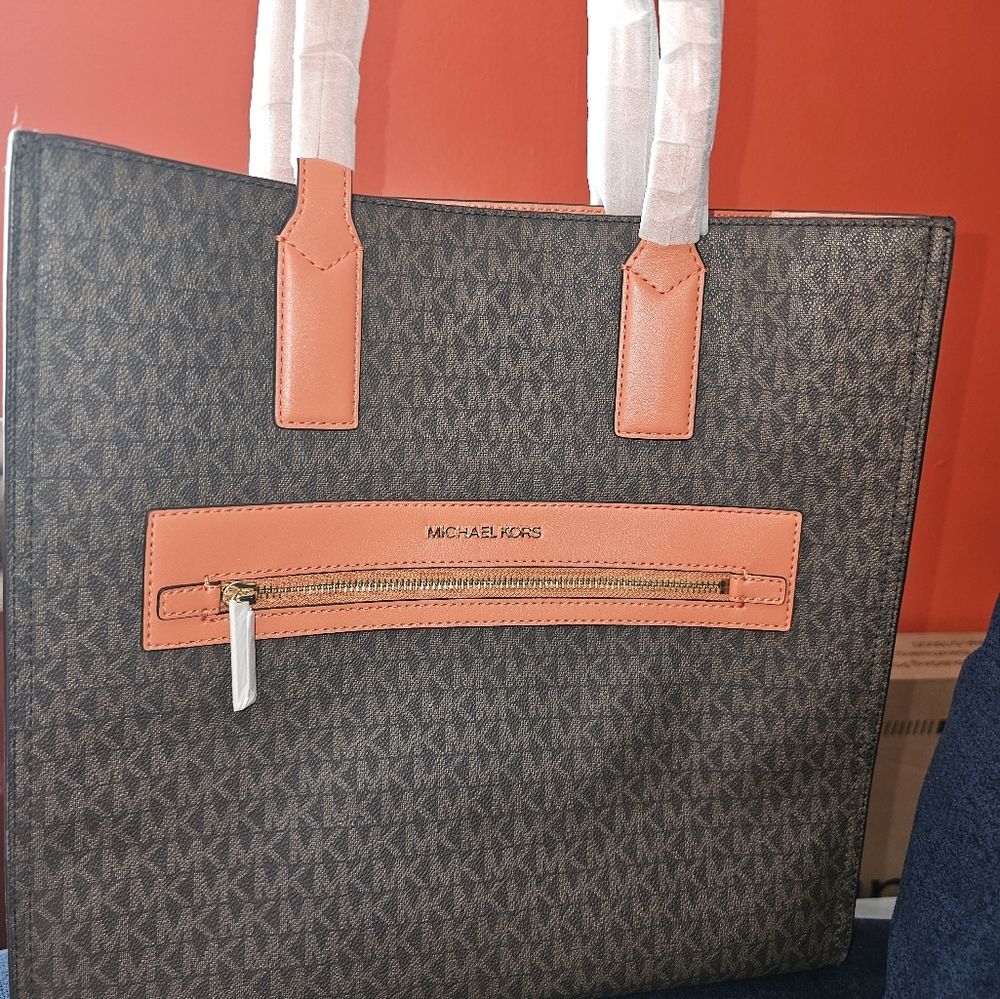 Purse - Picture 3 of 3